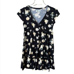 Hollister Dress Three Tiered Wrap on the top mini size XS